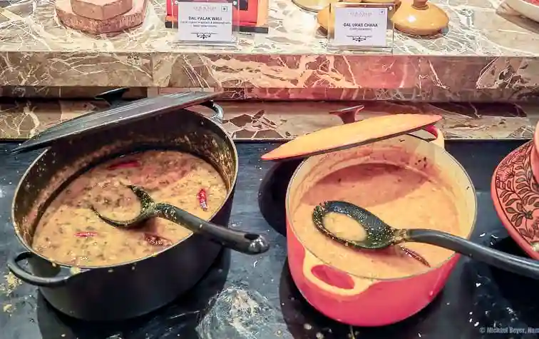 Bild: Indisches Suppenbuffet, Agra (Taj Mahal), Indien Bild: Indisches Suppenbufett